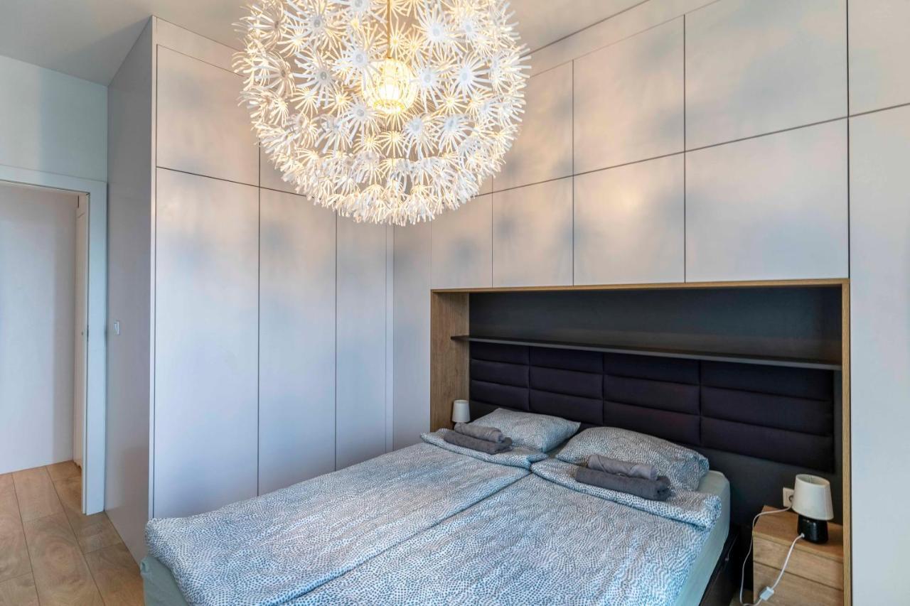First -- Green Zoliborz Apartment 2 วอร์ซอ ภายนอก รูปภาพ