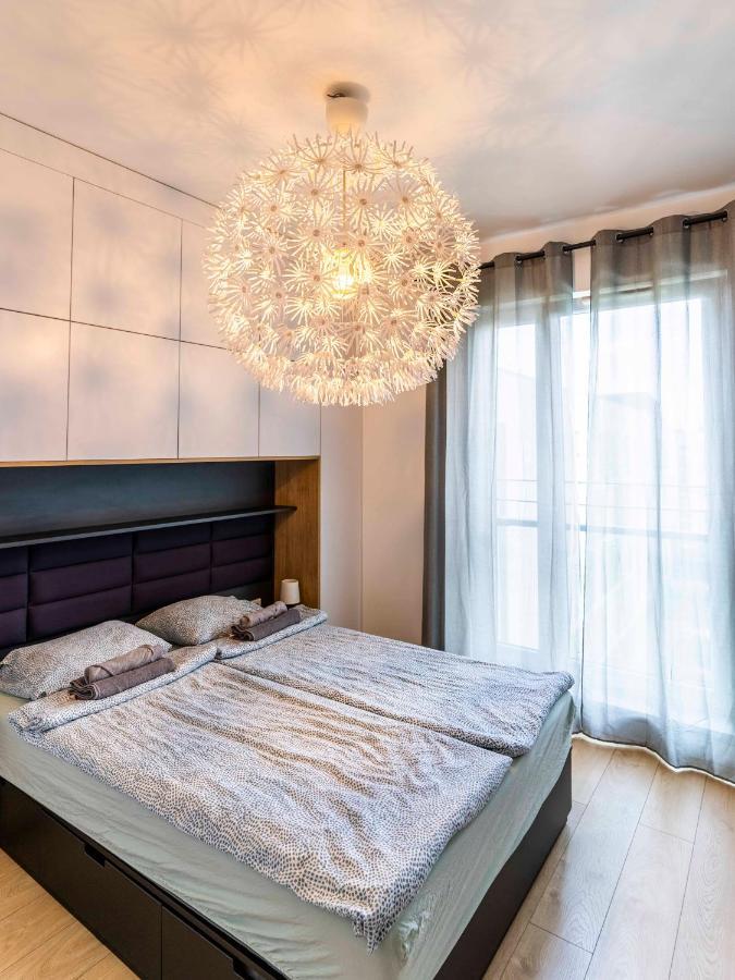 First -- Green Zoliborz Apartment 2 วอร์ซอ ภายนอก รูปภาพ
